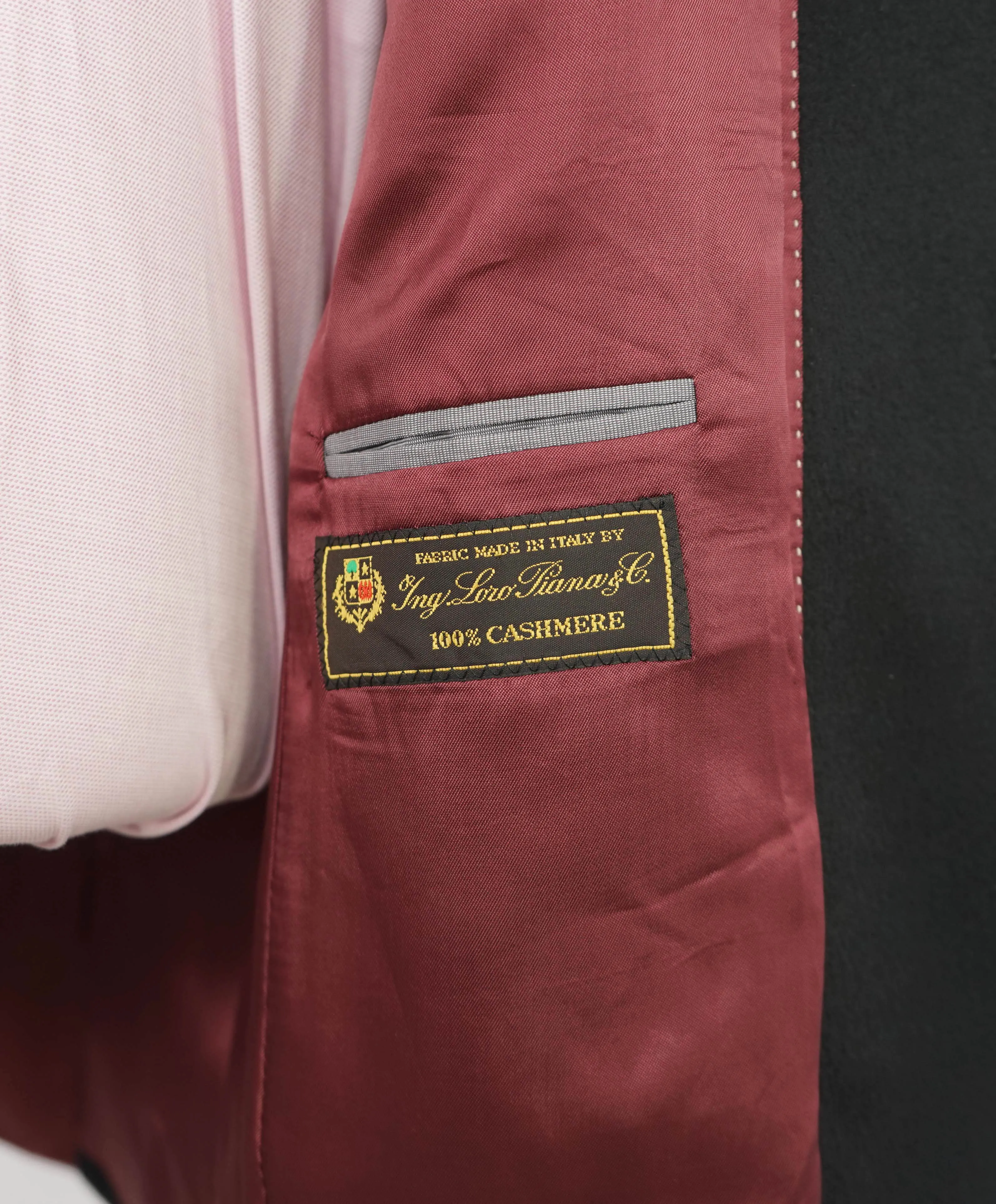 $1,295 SAKS FIFTH AVENUE / LORO PIANA- 100% Cashmere Black Blazer- 44L