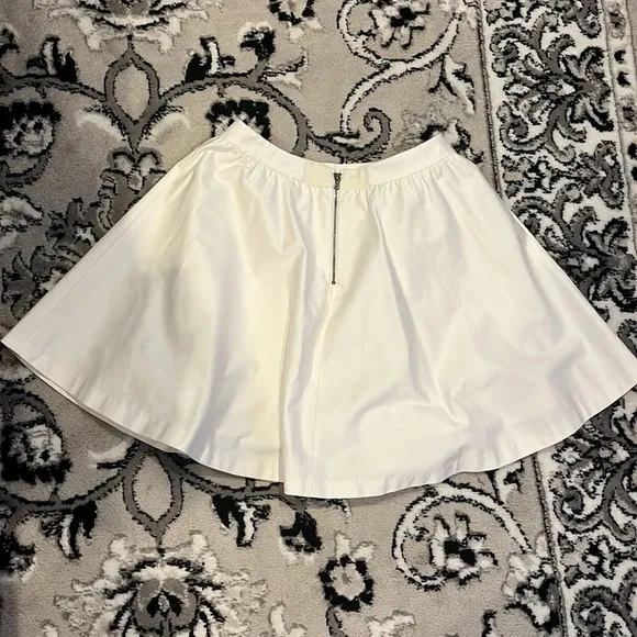 Alice   Olivia white above the knee full skirt size 2