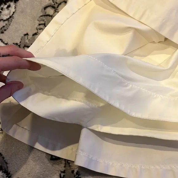 Alice   Olivia white above the knee full skirt size 2