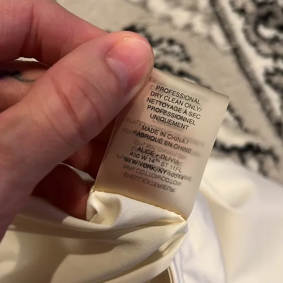 Alice   Olivia white above the knee full skirt size 2