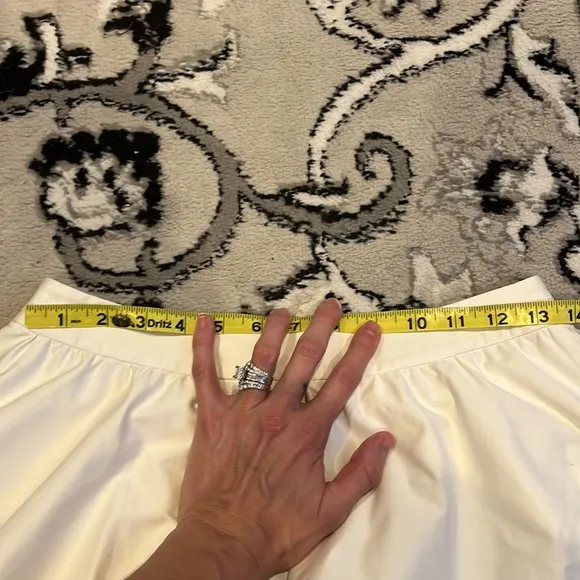 Alice   Olivia white above the knee full skirt size 2