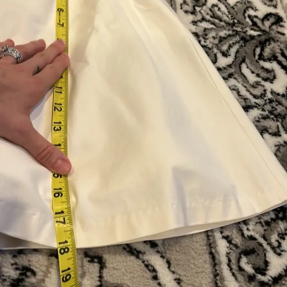 Alice   Olivia white above the knee full skirt size 2