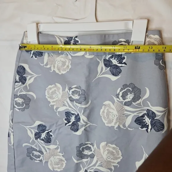 Ann Taylor Womens Mini Skirt Pencil Floral Zipper Elegant Women Petite Size 0