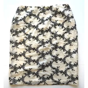 Ann Taylor Women's Tube Pencil Knee Length Embroidery Skirt Size 8