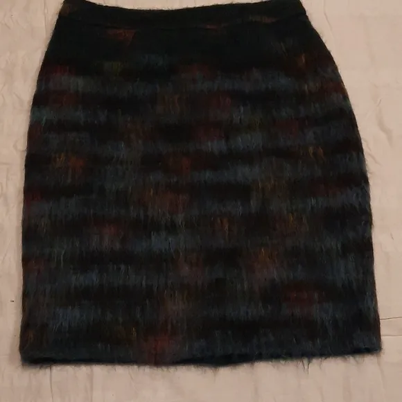 Anthropolo Pencil silhoquette feathered wool skirt
