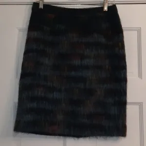 Anthropolo Pencil silhoquette feathered wool skirt