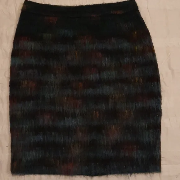 Anthropolo Pencil silhoquette feathered wool skirt