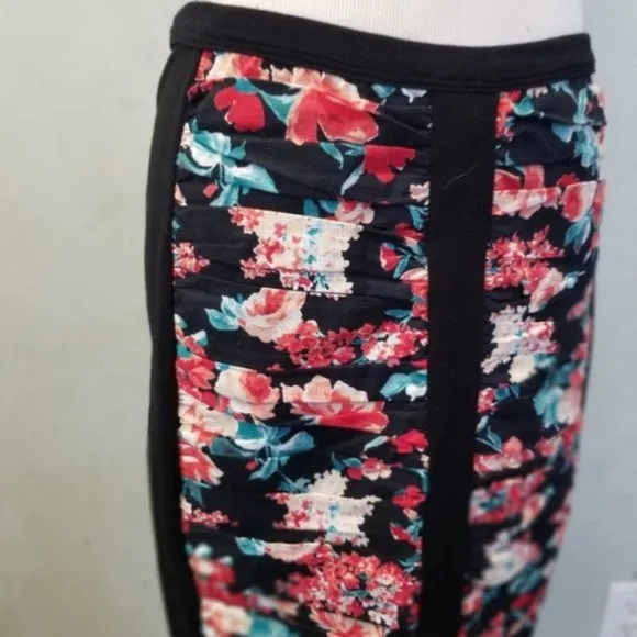 Bailey 44 Anthropology floral skirt size XS (72)