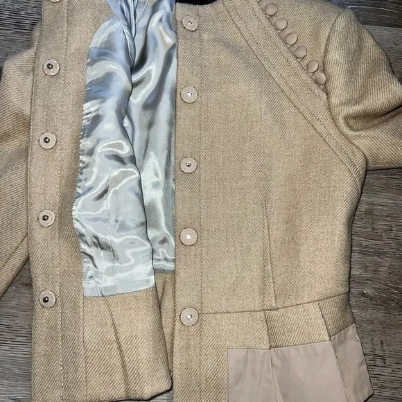 BCBG Max Azria Oatmeal Peplum Cropped Classy Professional Blazer Sz Small