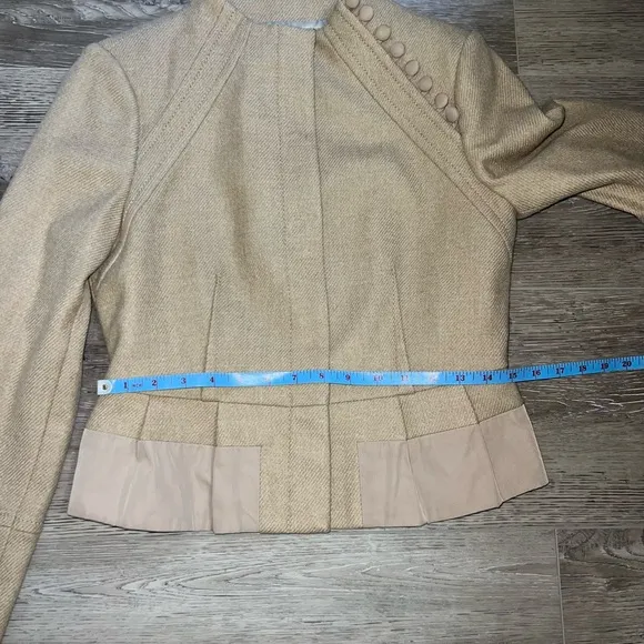 BCBG Max Azria Oatmeal Peplum Cropped Classy Professional Blazer Sz Small