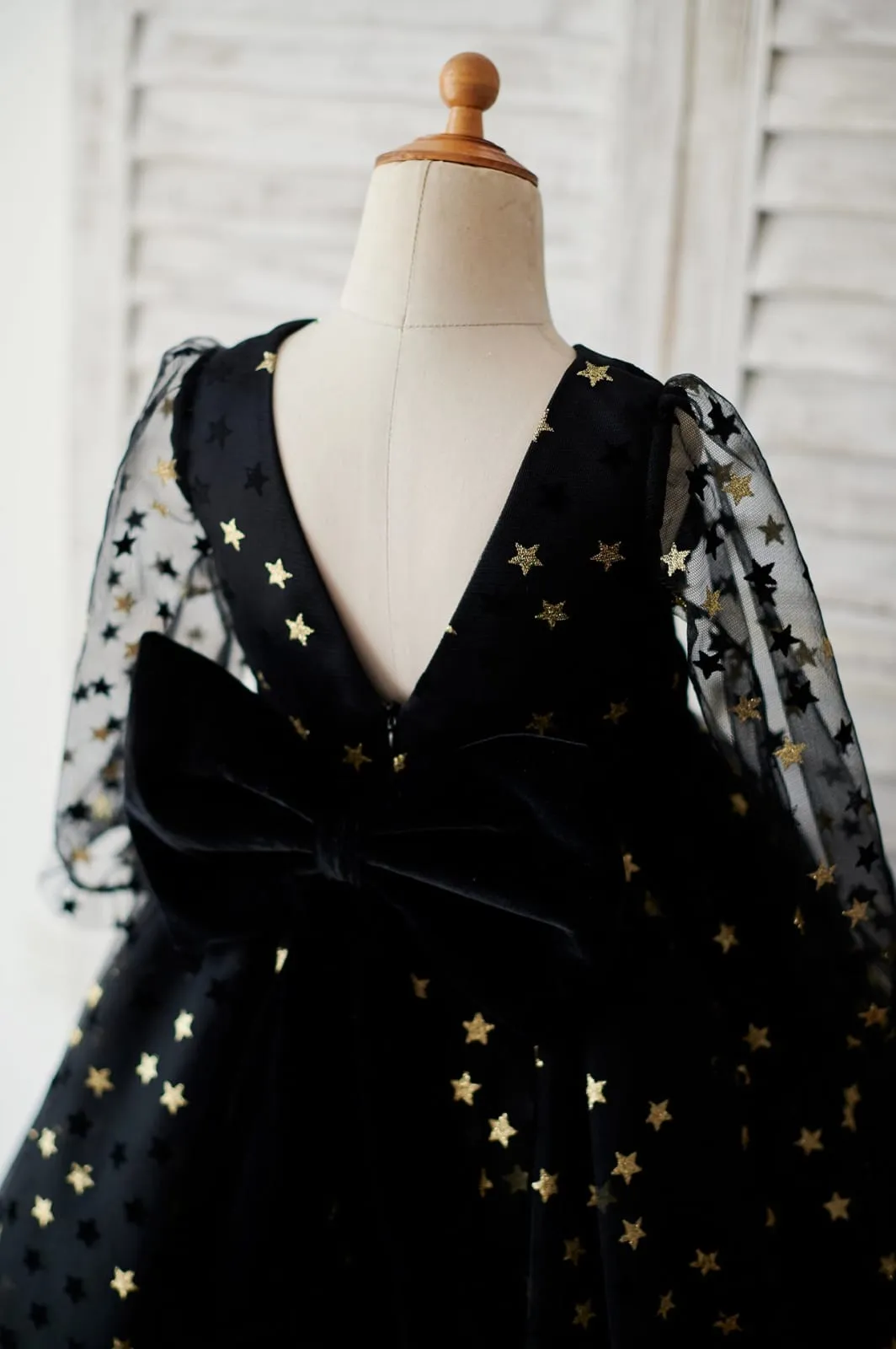 Black Gold Star Tulle V Back Long Sleeves Wedding Flower Girl Dress