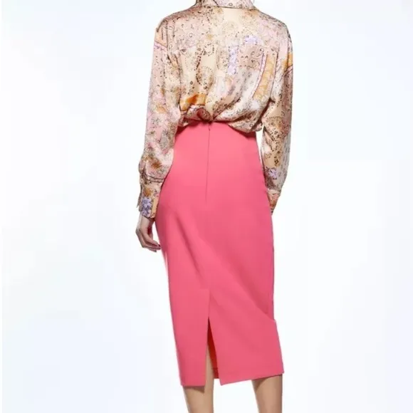 BLOGGER'S FAVE! ZARA FLAP DETAIL PENCIL SKIRT Blogger fav  NWT SZ M 💕💕✨