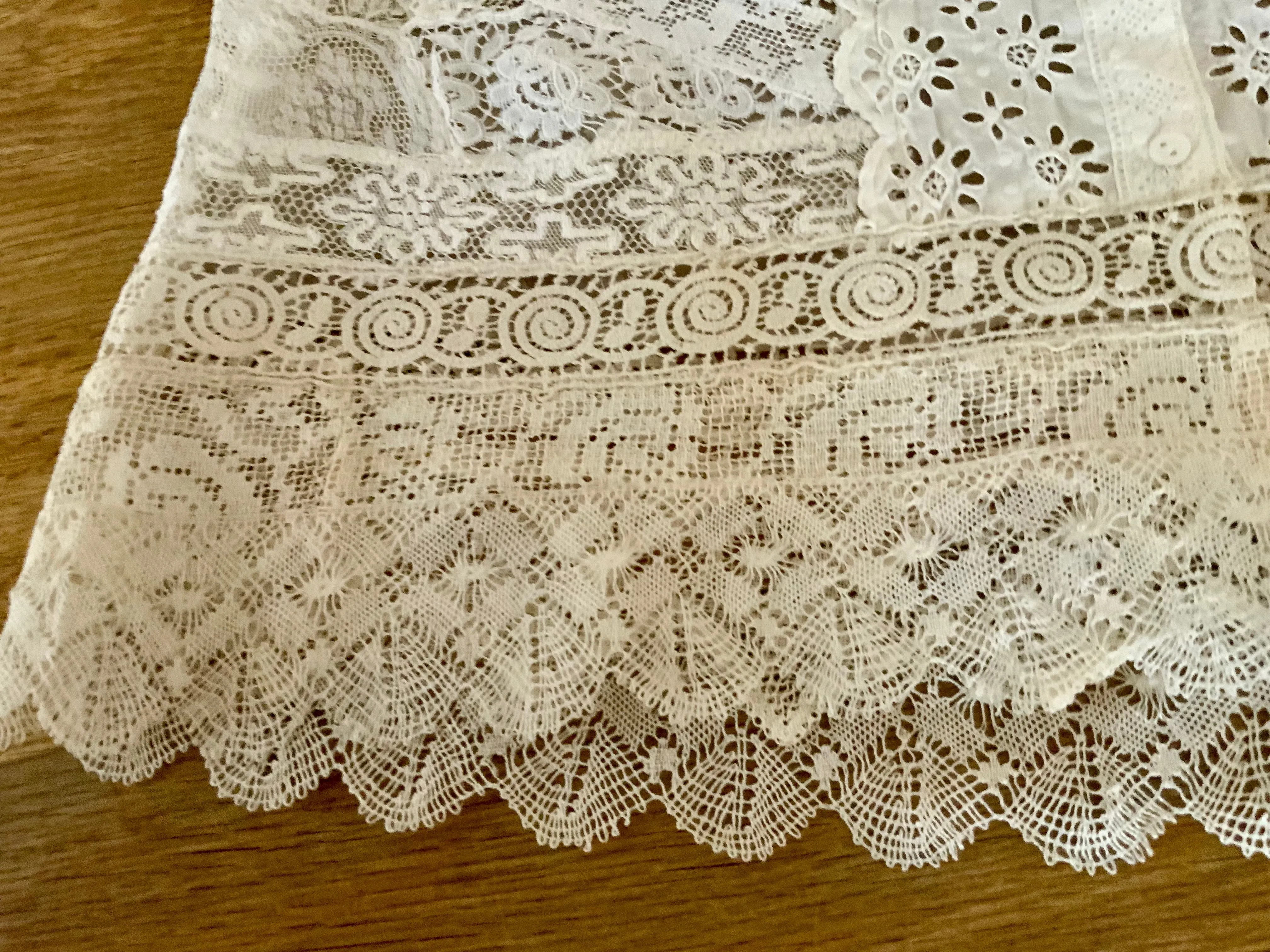 Blouse embellished with Antique Lace - Y2K -E5
