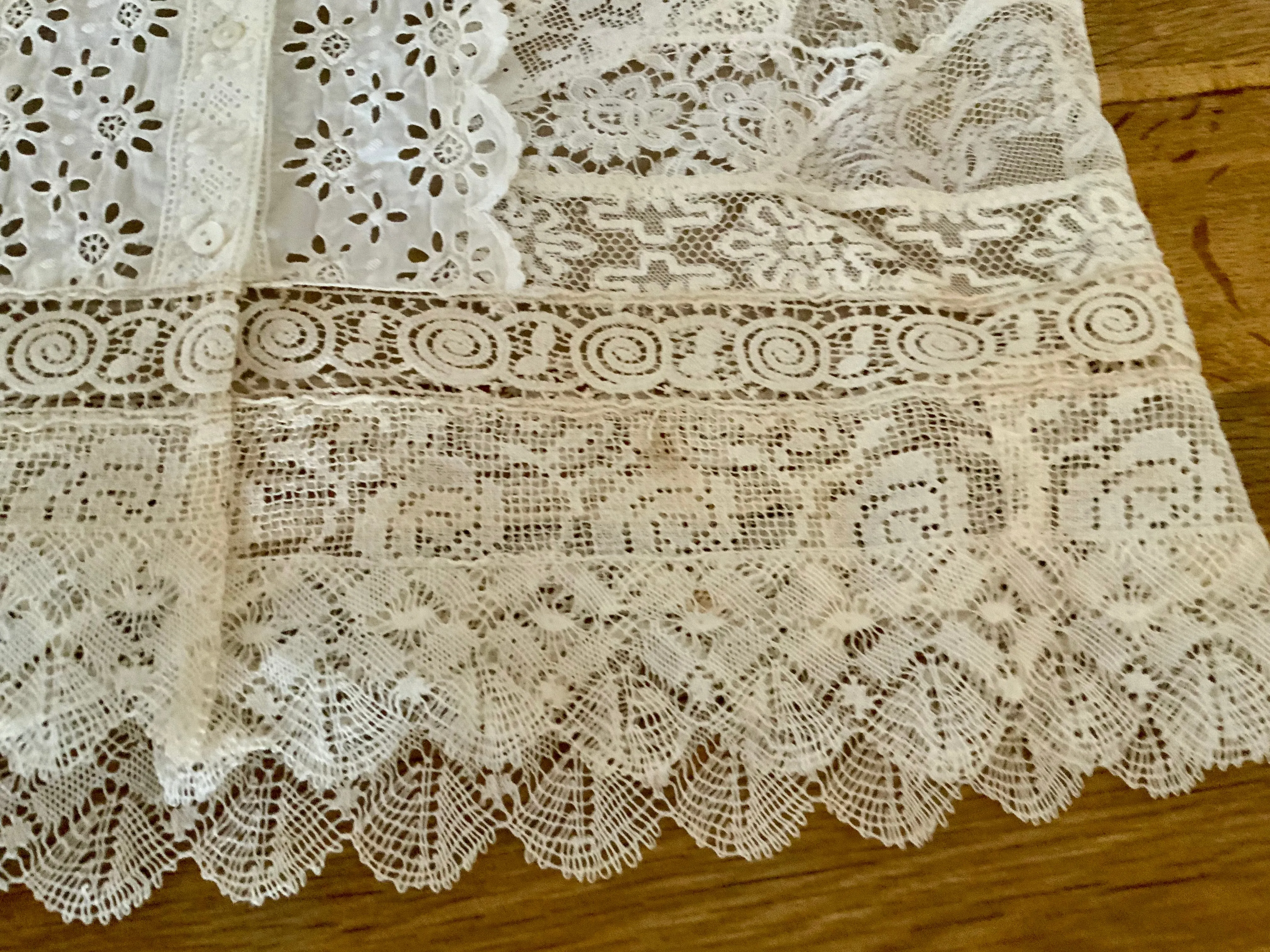 Blouse embellished with Antique Lace - Y2K -E5