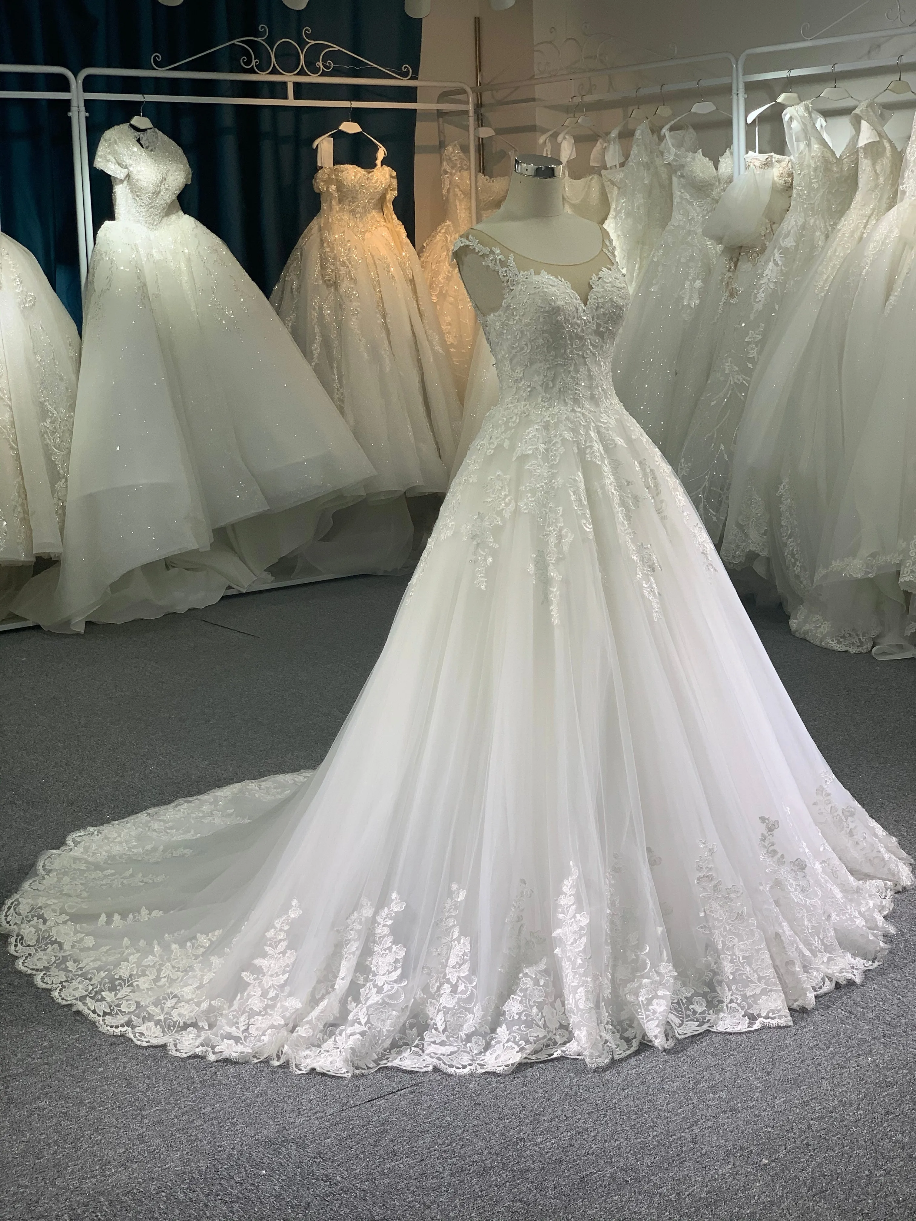 BYG sleeveless skin tulle color wedding dress