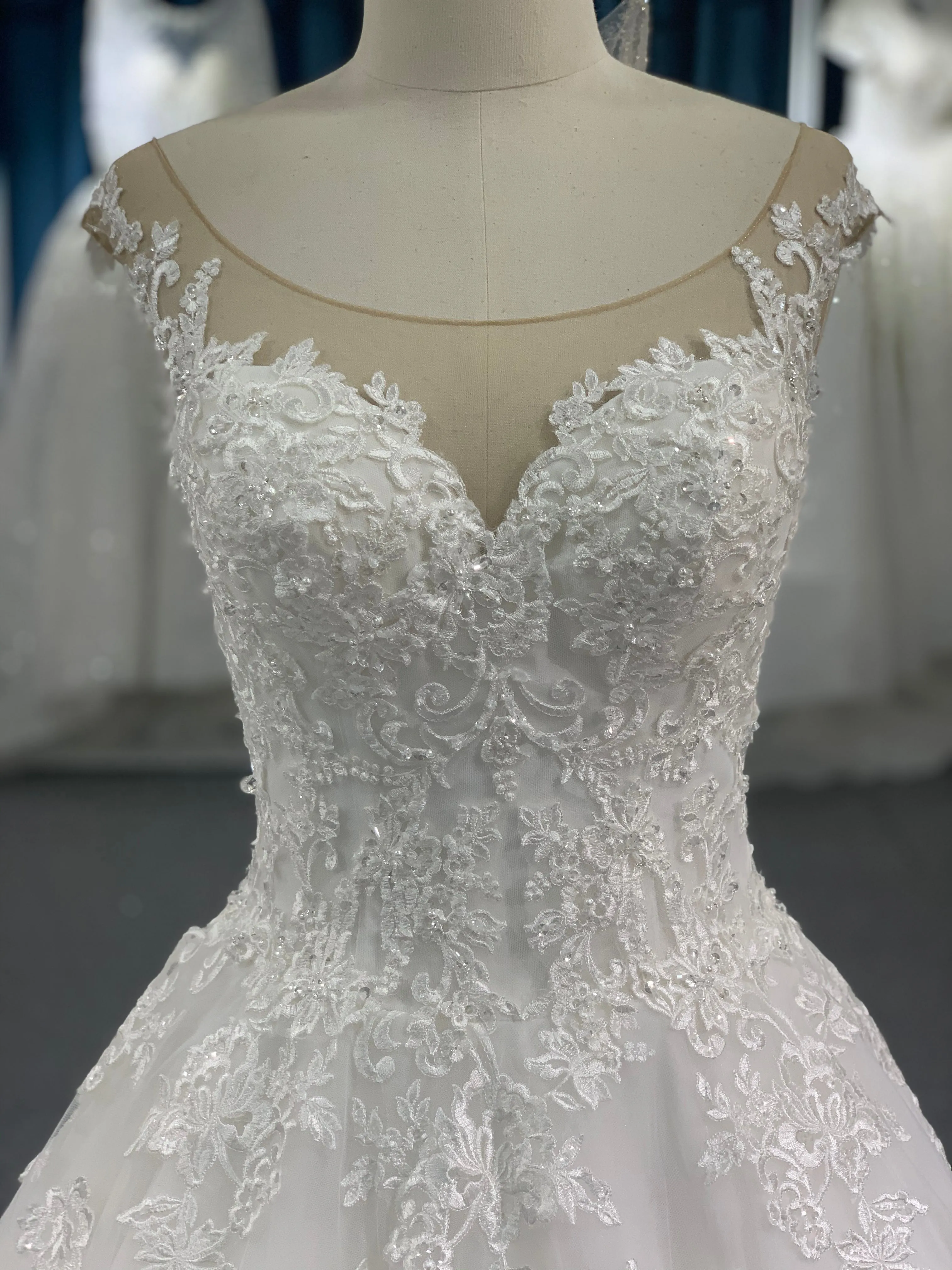BYG sleeveless skin tulle color wedding dress