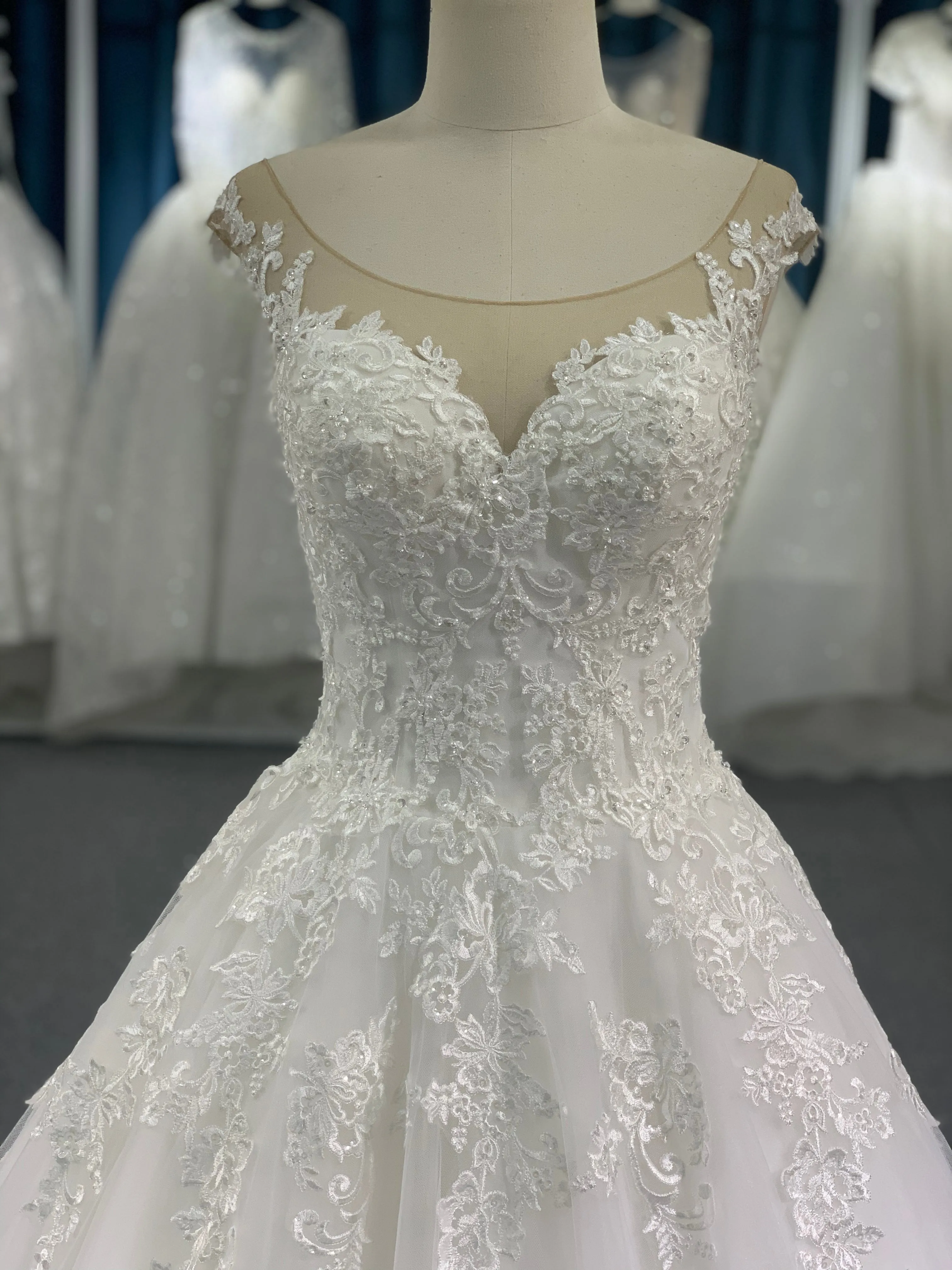 BYG sleeveless skin tulle color wedding dress