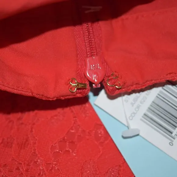 CeCe Curve-Hugging Pencil Skirt Features Beautifully Lace In Red Color / Size 0