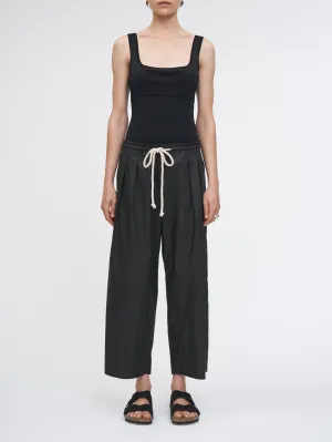 Drawstring Pleat Front Pant in Black