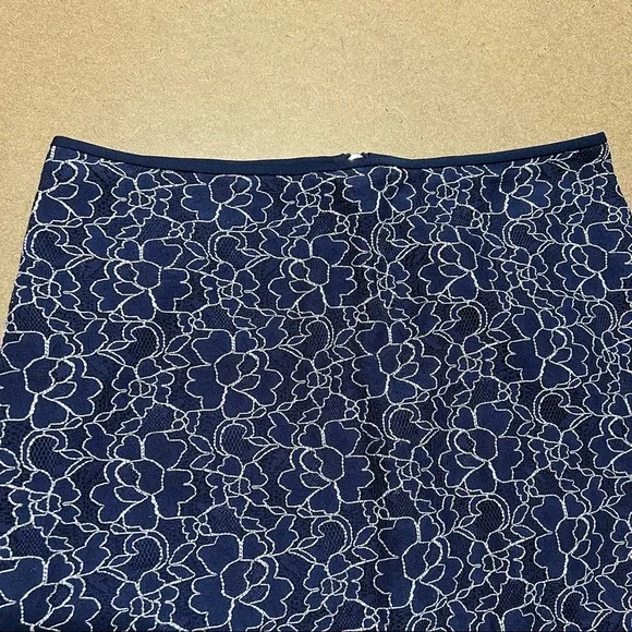 DVF Diane Von Furstenberg Lace Pencil Skirt, Color Navy Blue/ White, Siam 6