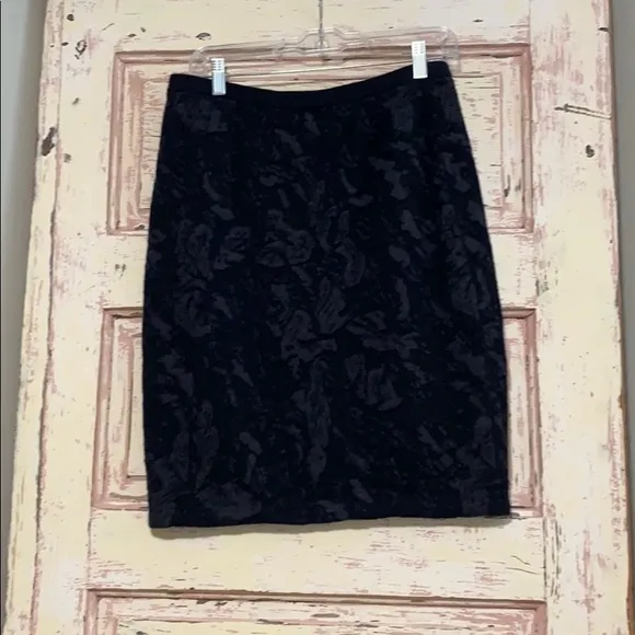 Eileen Fisher Black Floral Knit Pencil Skirt
