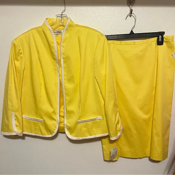 Enrico Baldini Yellow Blazer &amp; Skirt Set 12 NWT
