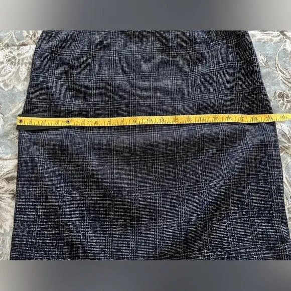 Escada Tweed Career Pencil Cut  Style Cotton Blend Lined Skirt size US M EU 38