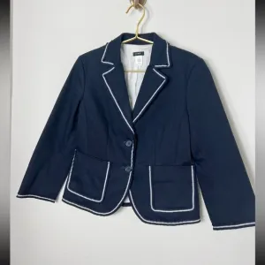 EUC J Crew Schoolboy Blazer Jacket Navy Cotton Ruffle White Trim  Size 6