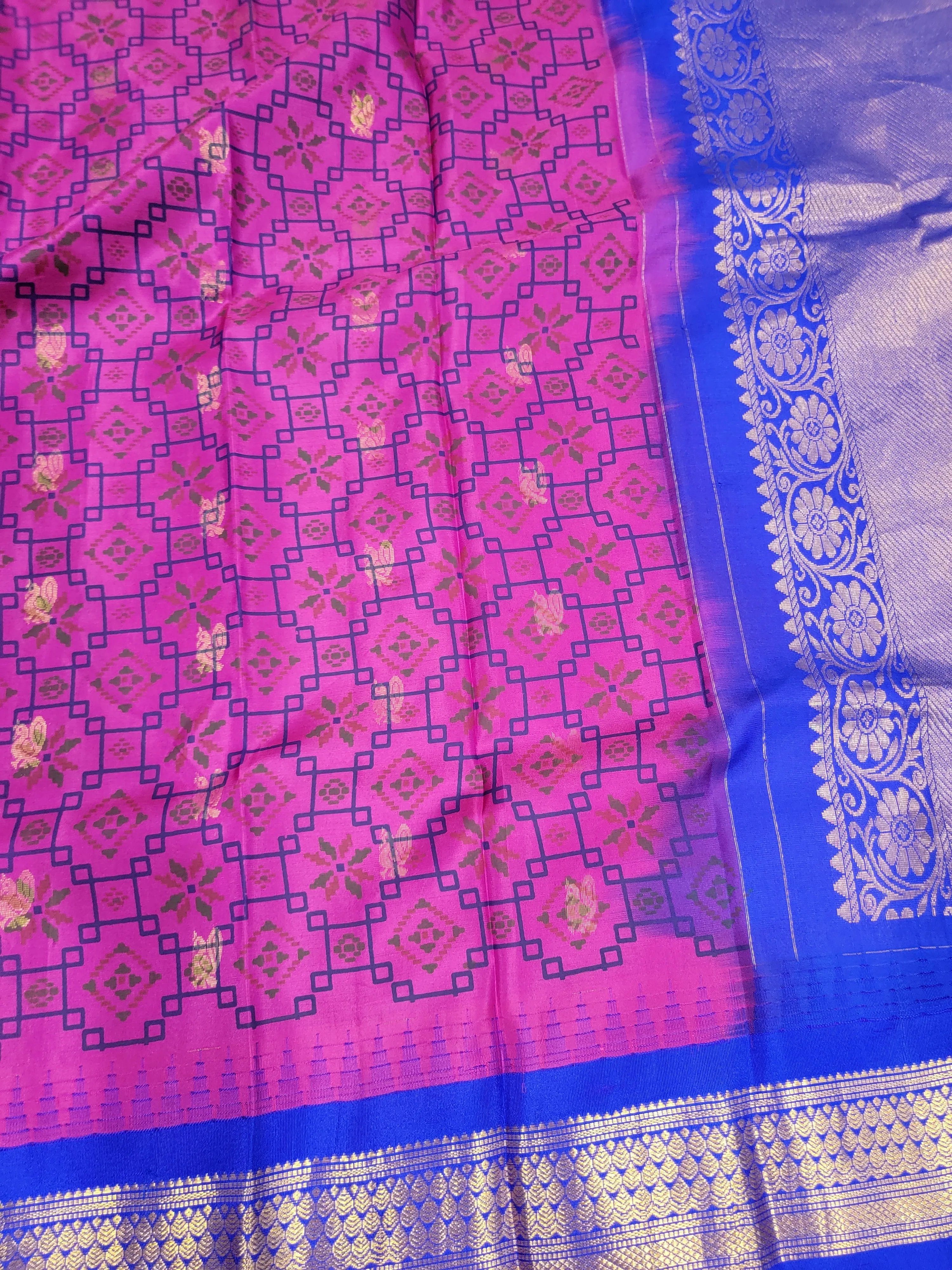 Gadwal digital print pattu saree