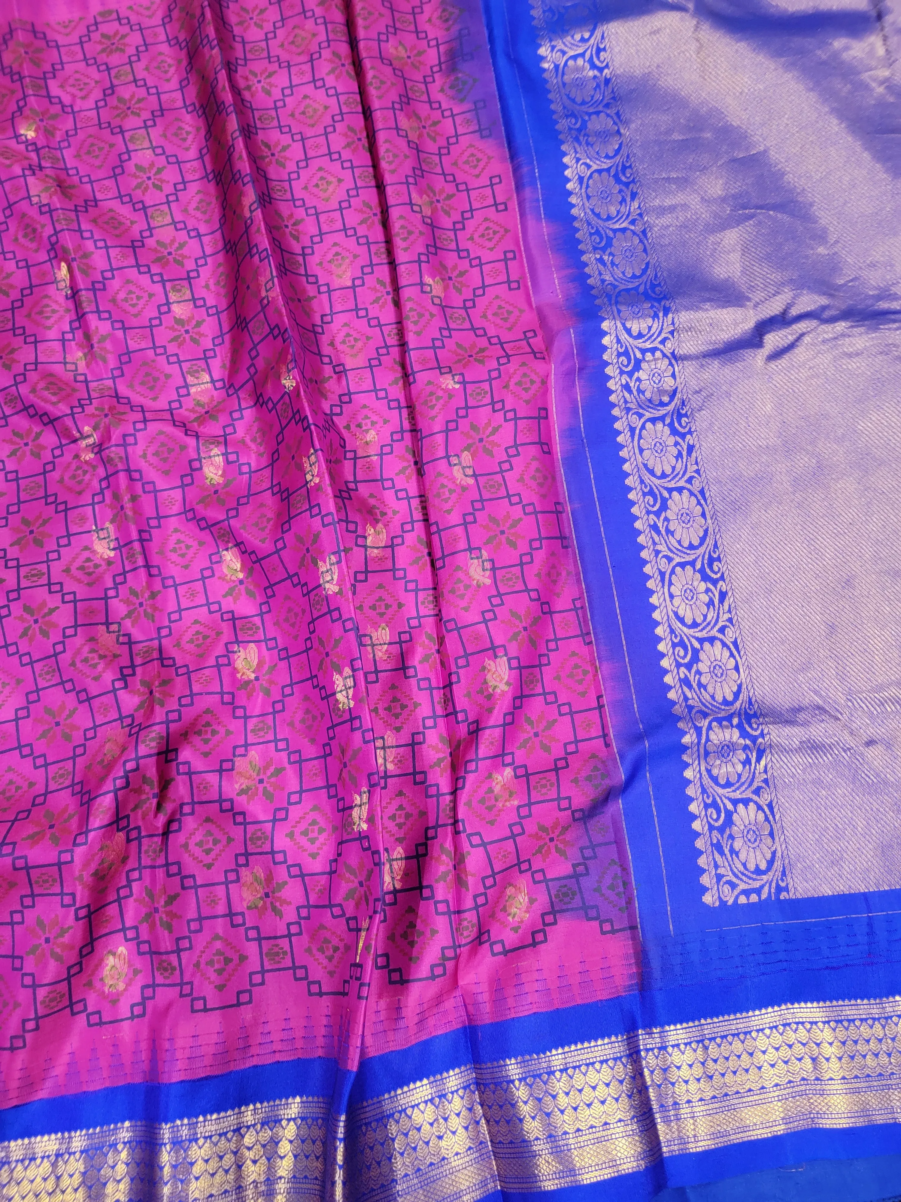 Gadwal digital print pattu saree
