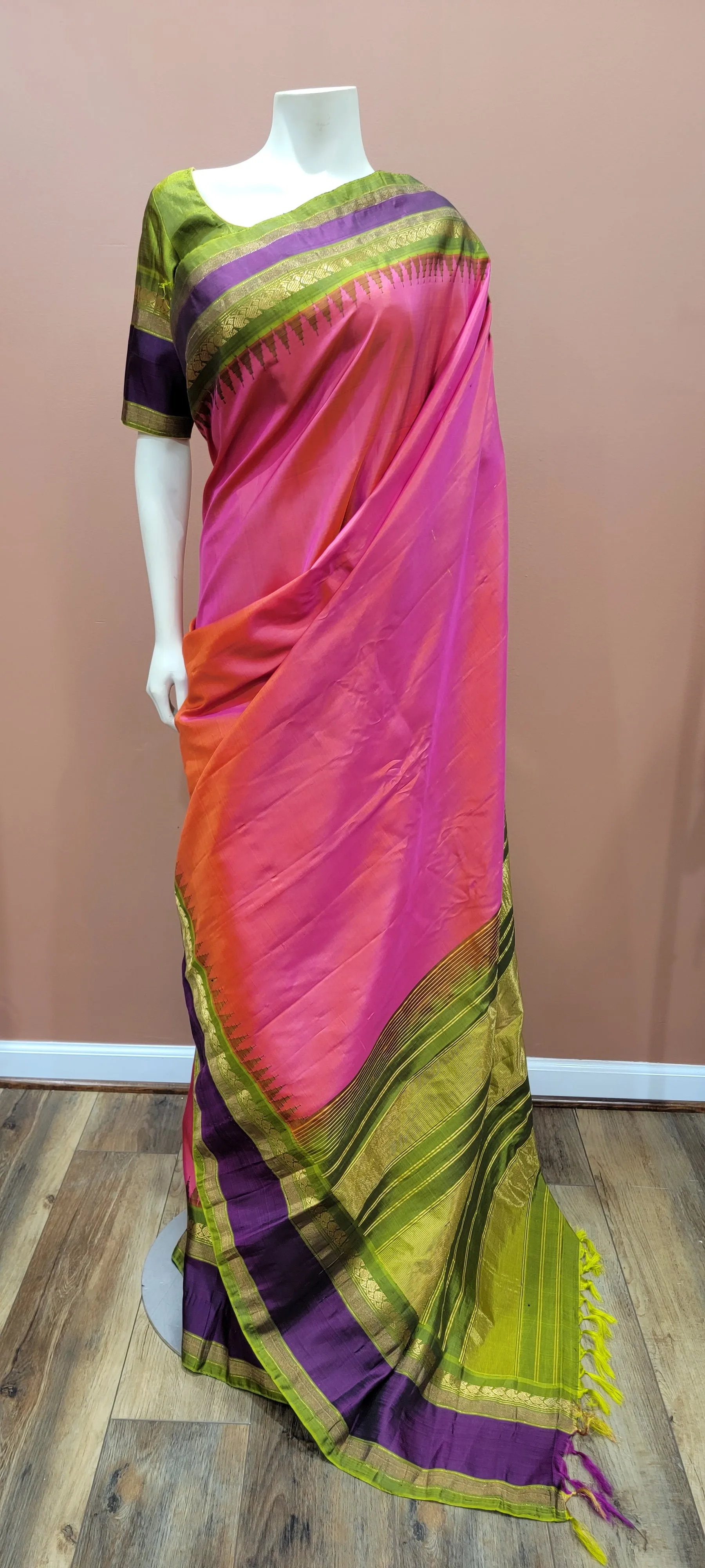 Gadwal Silk Saree w/ Blouse in Dual Colors