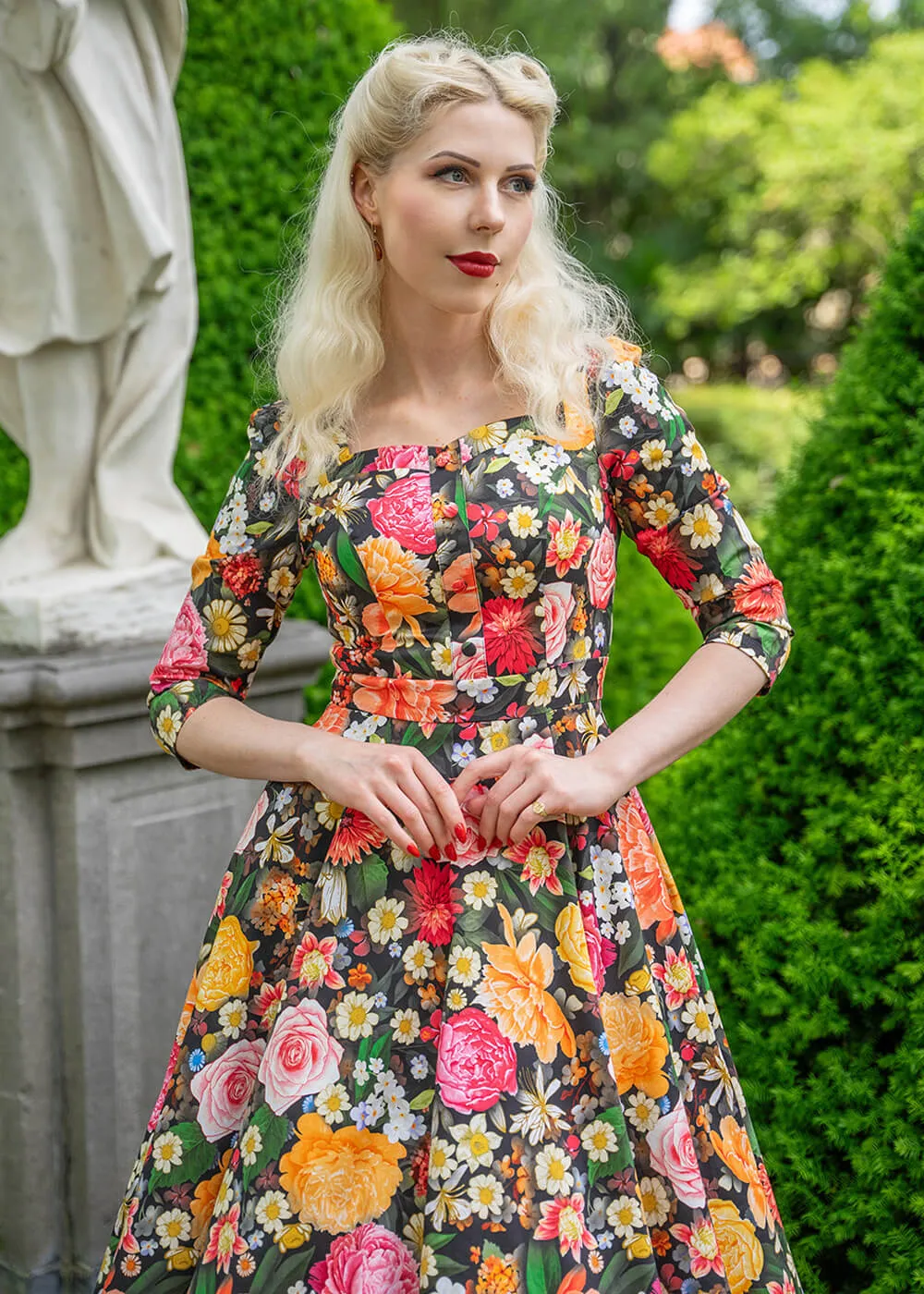 Hearts & Roses Cassidy Floral 50's Swing Dress Black