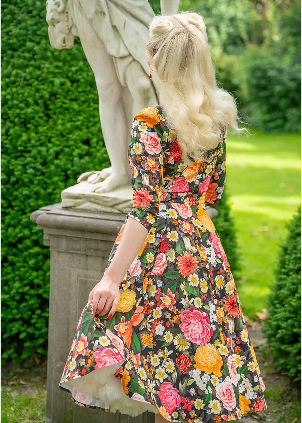 Hearts & Roses Cassidy Floral 50's Swing Dress Black