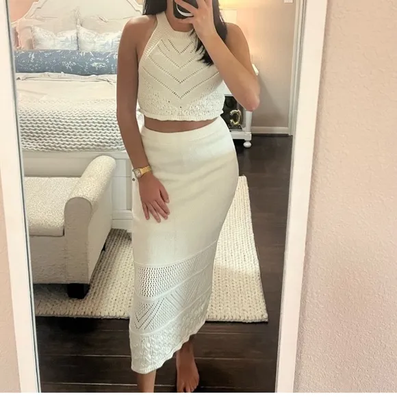 House of Harlow 1960  2 Piece Set Crochet/Knit Crop Top with a matching skirt