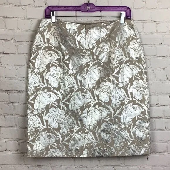 JON. Cream pencil skirt w/ silver floral detail 10