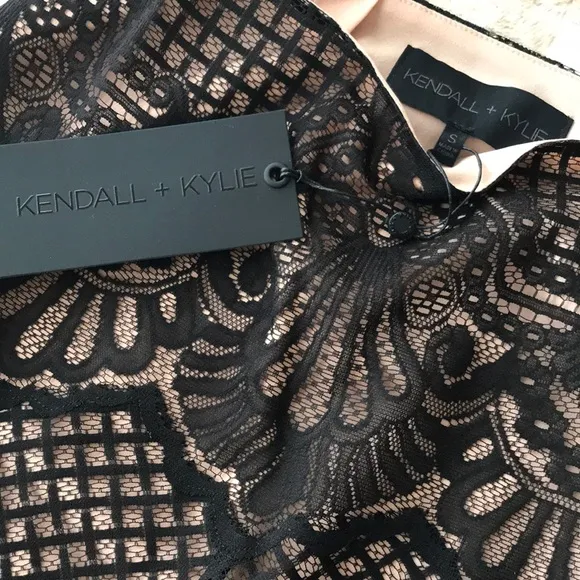 💕Kendall   Kylie Scallop Lace Skirt.Size S 🌸💕🌸