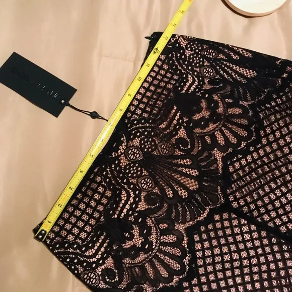 💕Kendall   Kylie Scallop Lace Skirt.Size S 🌸💕🌸