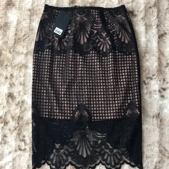 💕Kendall   Kylie Scallop Lace Skirt.Size S 🌸💕🌸