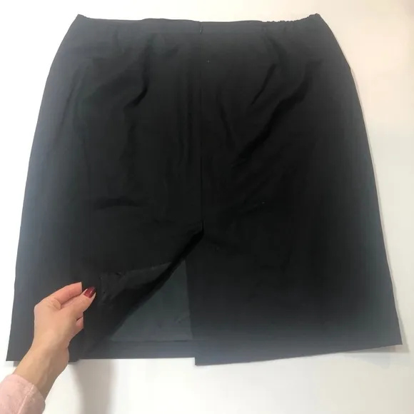 Lafayette 148 Modern Slim black knee length skirt