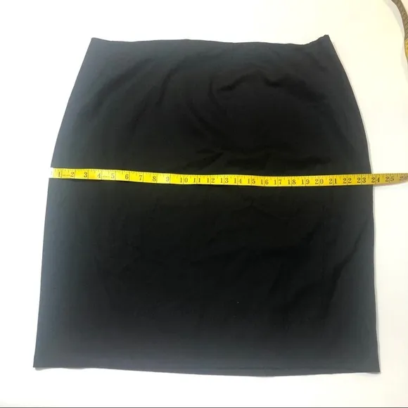 Lafayette 148 Modern Slim black knee length skirt