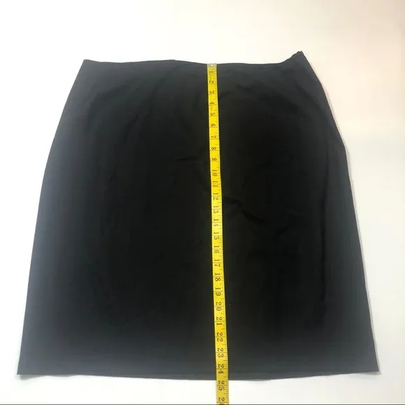 Lafayette 148 Modern Slim black knee length skirt