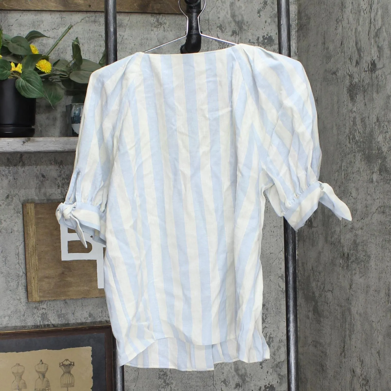 LC Lauren Conrad Woven Button Up Puff Sleeve Blouse Shirt Top Blue / White M