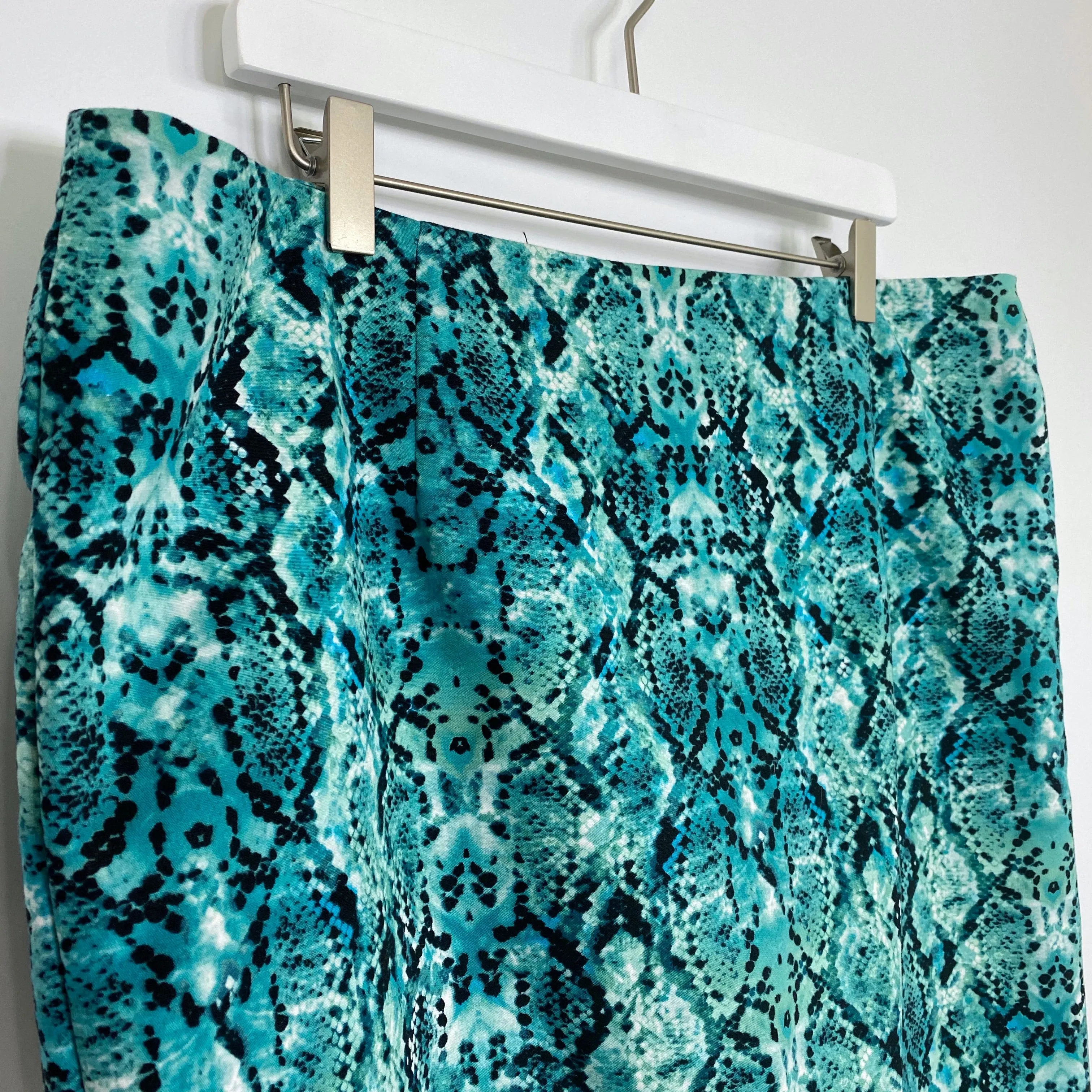 Liz Claiborne Teal Snakeskin Print Pencil Skirt