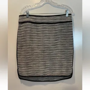 Lord &amp; Taylor Black White Tweed Straight Pencil Skirt Women’s Size 10P (158)
