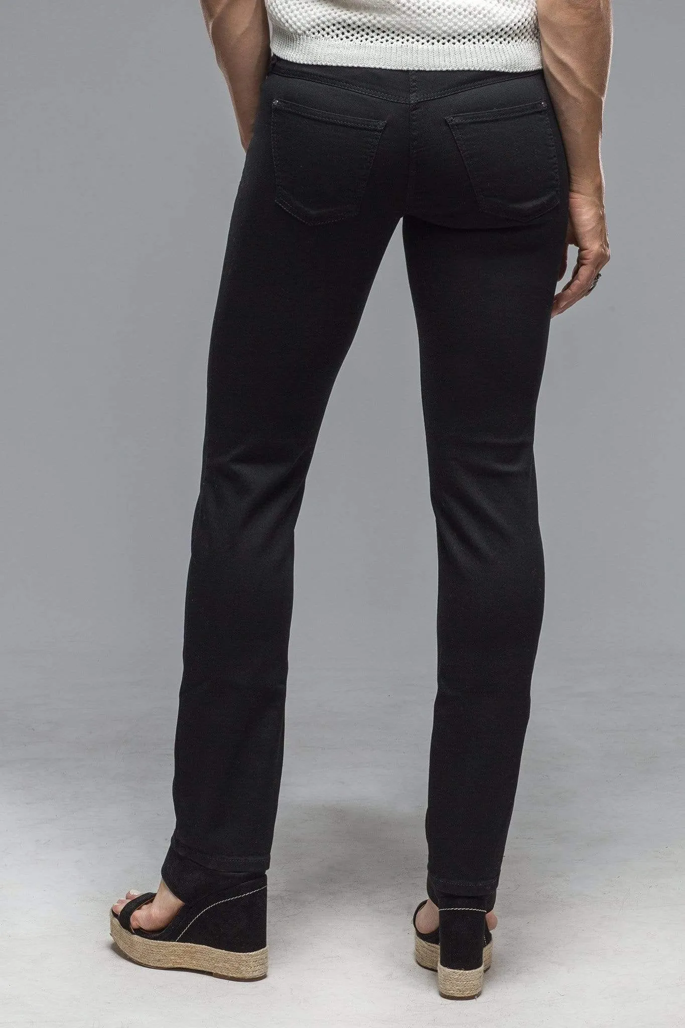 MAC Dream Straight in Black