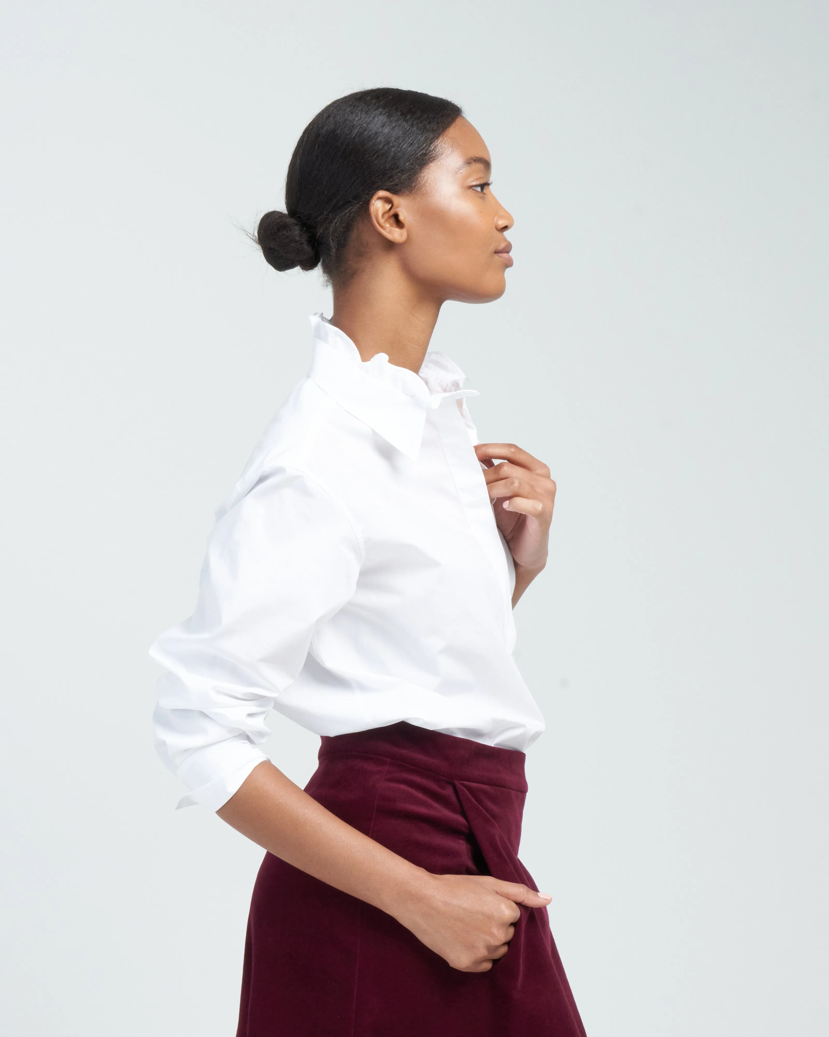 man's shirt w/ frill - white
