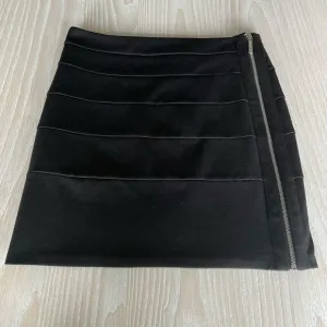 Michael Kors black skirt size 4