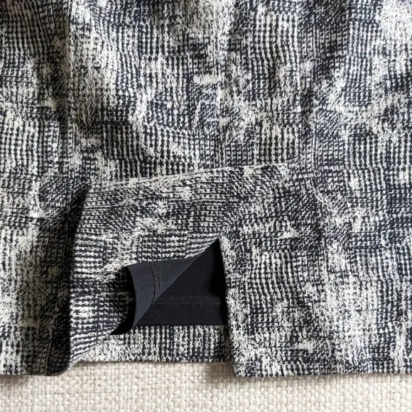 MM Lafleur Women's Size 8 Neutral Toned Noho Pencil Skirt in Crackle Print