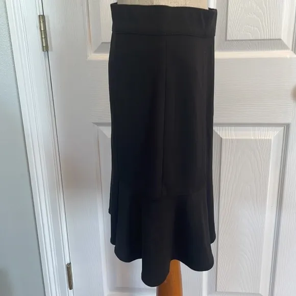 MSSP Max Studio specialty products black skirt