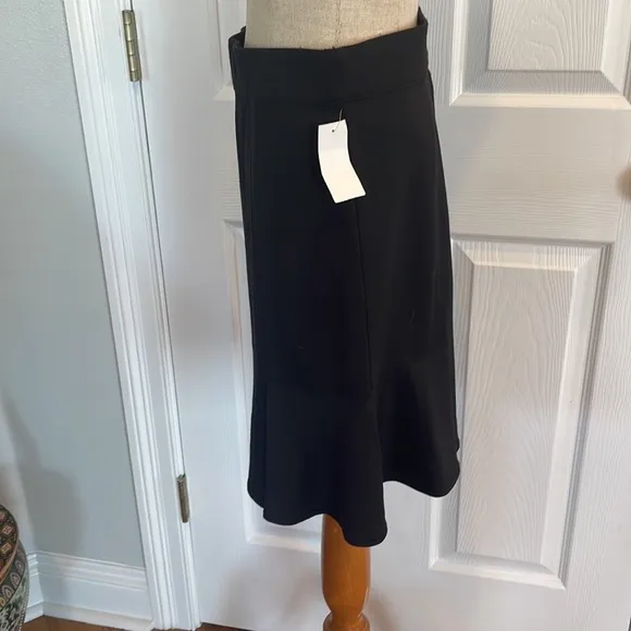 MSSP Max Studio specialty products black skirt